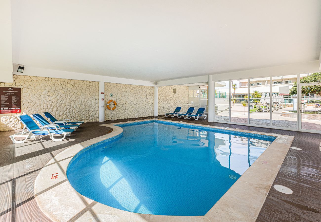 Apartment in Portimão - Luxury Apartment | Nomads | WIFI | Indoor Pool | Balcony