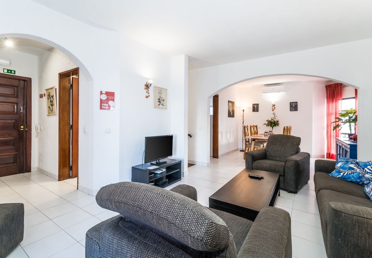 Apartment in Carvoeiro - Casa Gene | Pool | Wifi | Terrace | Nomads