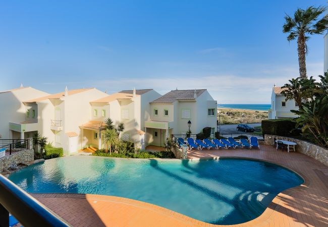 Apartment in Lagos - Meia Praia Beach: Golf | Wifi | Pool | Perfect for nomads