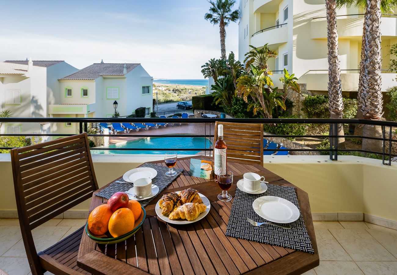 Apartment in Lagos - Meia Praia Beach: Golf | Wifi | Pool | Perfect for nomads