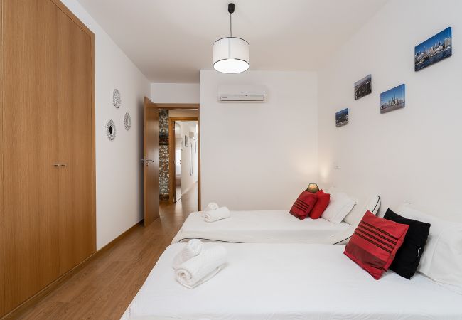 Apartment in Portimão -   Praia da Rocha: Pool | Digital Nomads | Fast Wifi Apartment in Portimão -   Praia da Rocha: Pool | Digital Nomads | Fast Wifi