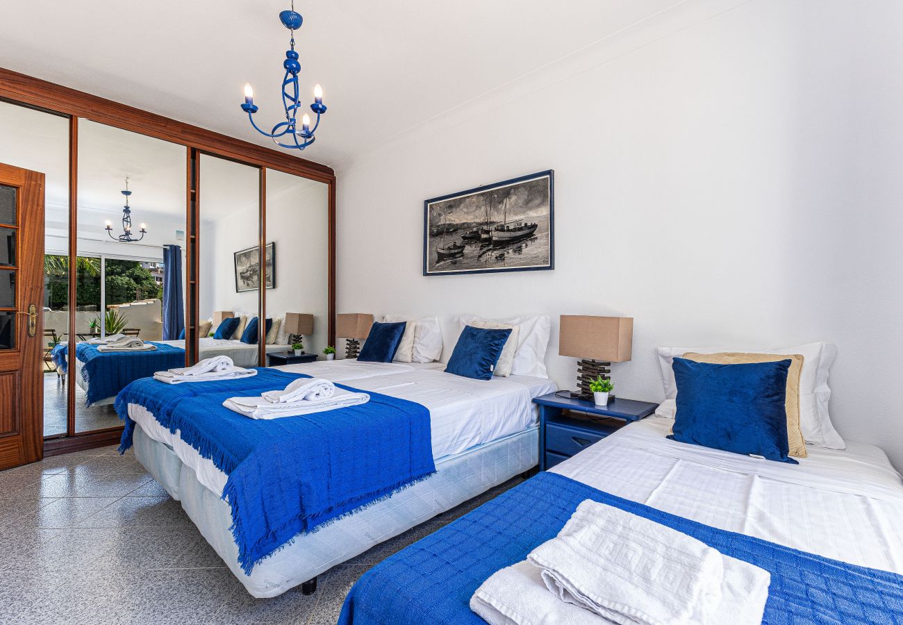 Rent by room in Lagos - GuestHouse Chilling: Room 1 | Location | Reliable Wifi