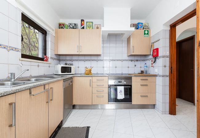 House in Porches - Casa do Vale: PET Friendly | Family, Pool & Beach House in Porches - Casa do Vale: PET Friendly | Family, Pool & Beach