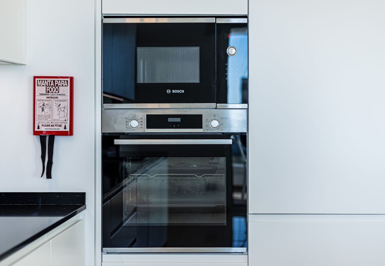 Apartment in Lagos - Edifício Adega: Near the Marina, City Center | Pool and Gym