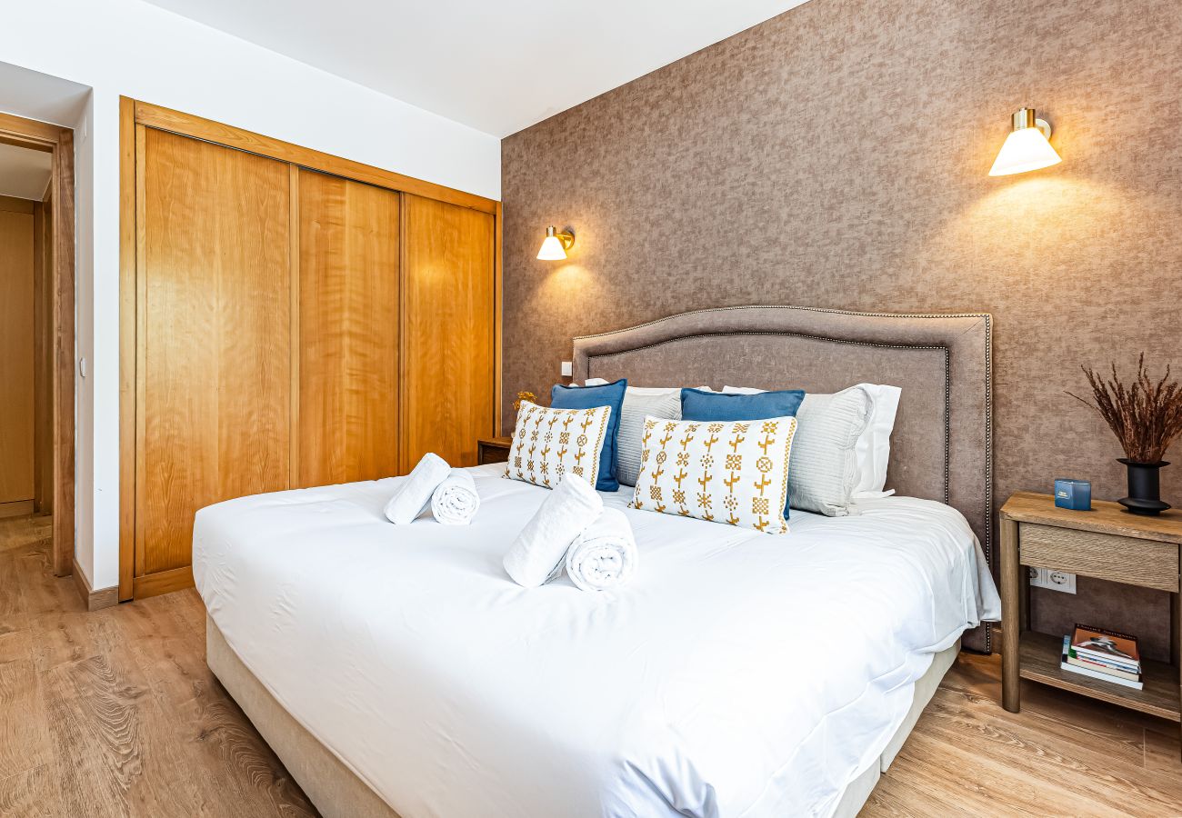 Apartment in Lagos - Marina Garden View – Work & Relax by the Sea, Marina & Old Town