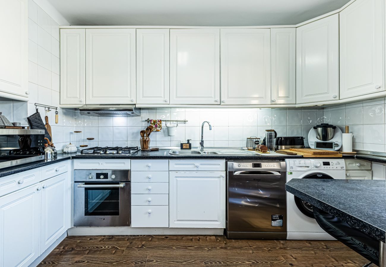 Apartment in Vilamoura - Casa Sol | Family Retreat & Pool