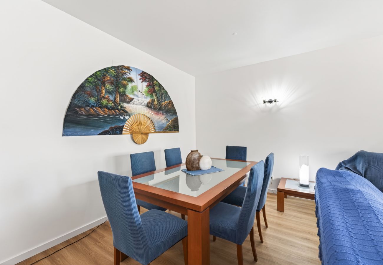 Apartment in Lagos - Marina Breeze: By the Marina, City Center & Beach 