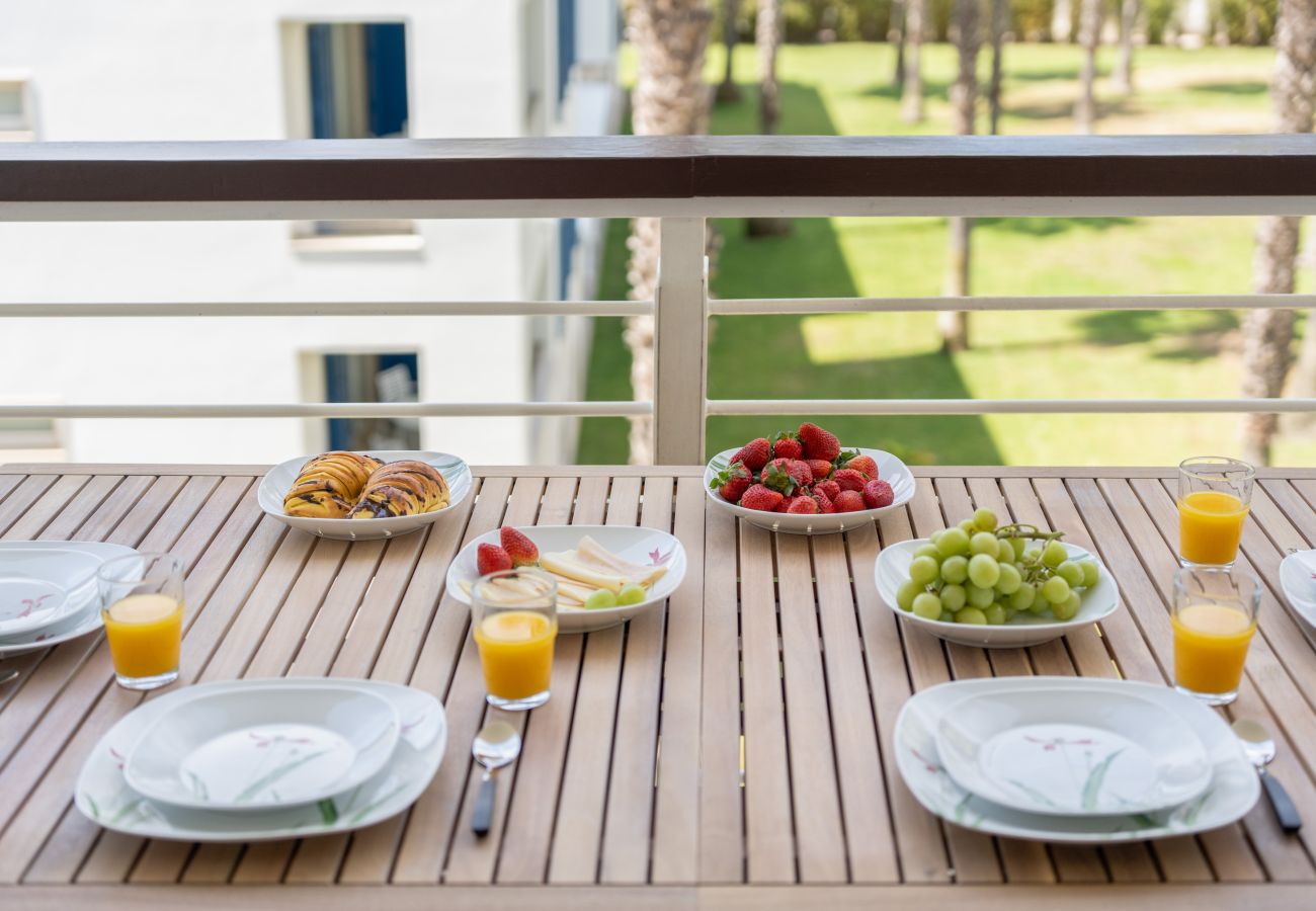 Apartment in Lagos - Marina Breeze: By the Marina, City Center & Beach 