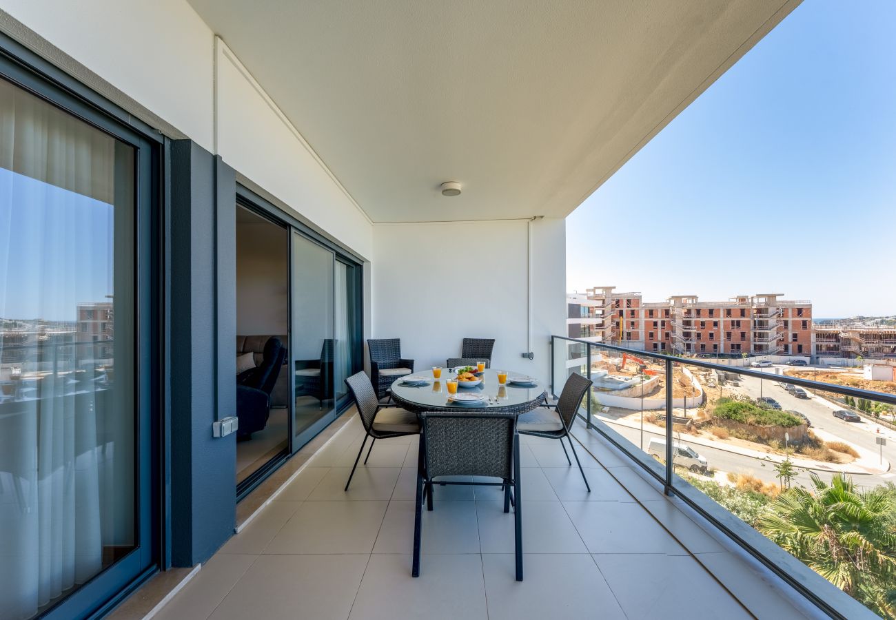 Apartment in Lagos - Marina Village Retreat: Pool & Garage | Prime lo 