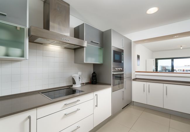 Apartamento em Lagos - Marina Village  | Pool | Garage | WIFI | Varanda Apartamento em Lagos - Marina Village  | Pool | Garage | WIFI | Varanda