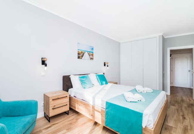 Apartamento em Portimão - Luxury Apartment | Nomads | WIFI | Indoor Pool | Balcony Apartamento em Portimão - Luxury Apartment | Nomads | WIFI | Indoor Pool | Balcony