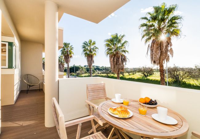 Apartamento em Portimão - Luxury Apartment | Nomads | WIFI | Indoor Pool | Balcony Apartamento em Portimão - Luxury Apartment | Nomads | WIFI | Indoor Pool | Balcony