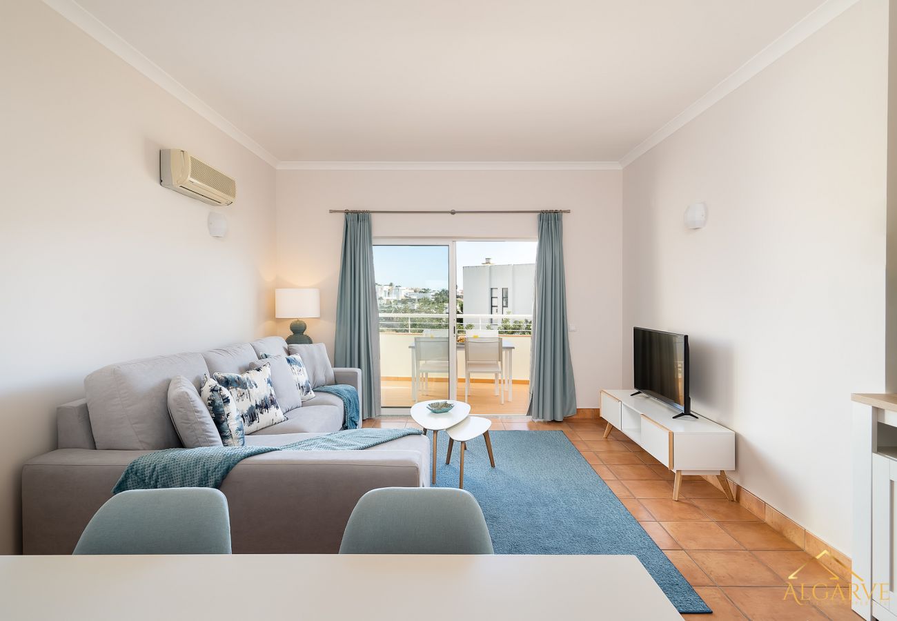 Apartamento em Lagos - Porto de Mos Beach: Pool | Gym |  Wifi | Perfect for Digital Nomads