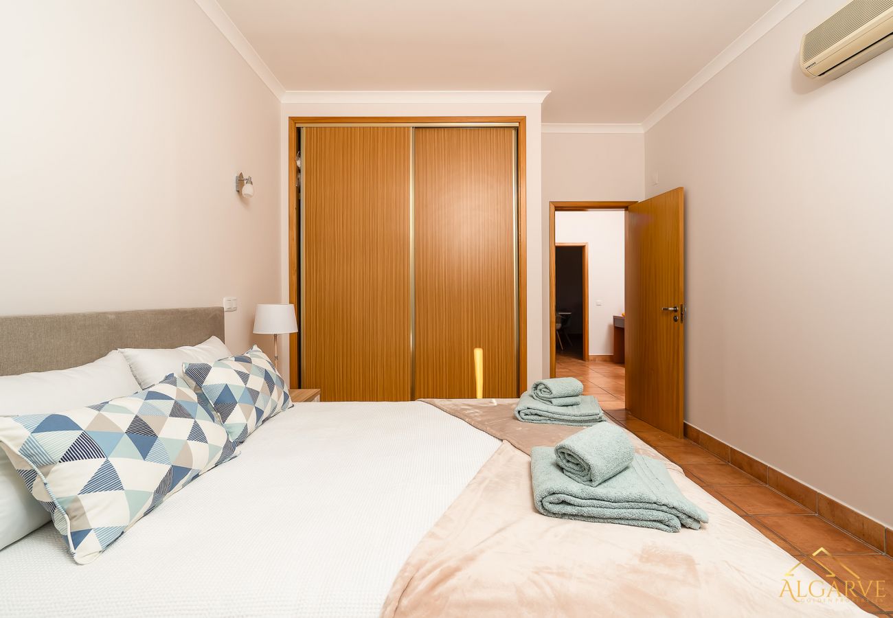 Apartamento em Lagos - Porto de Mos Beach: Pool | Gym |  Wifi | Perfect for Digital Nomads