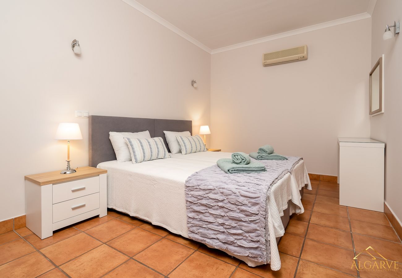 Apartamento em Lagos - Porto de Mos Beach: Pool | Gym |  Wifi | Perfect for Digital Nomads