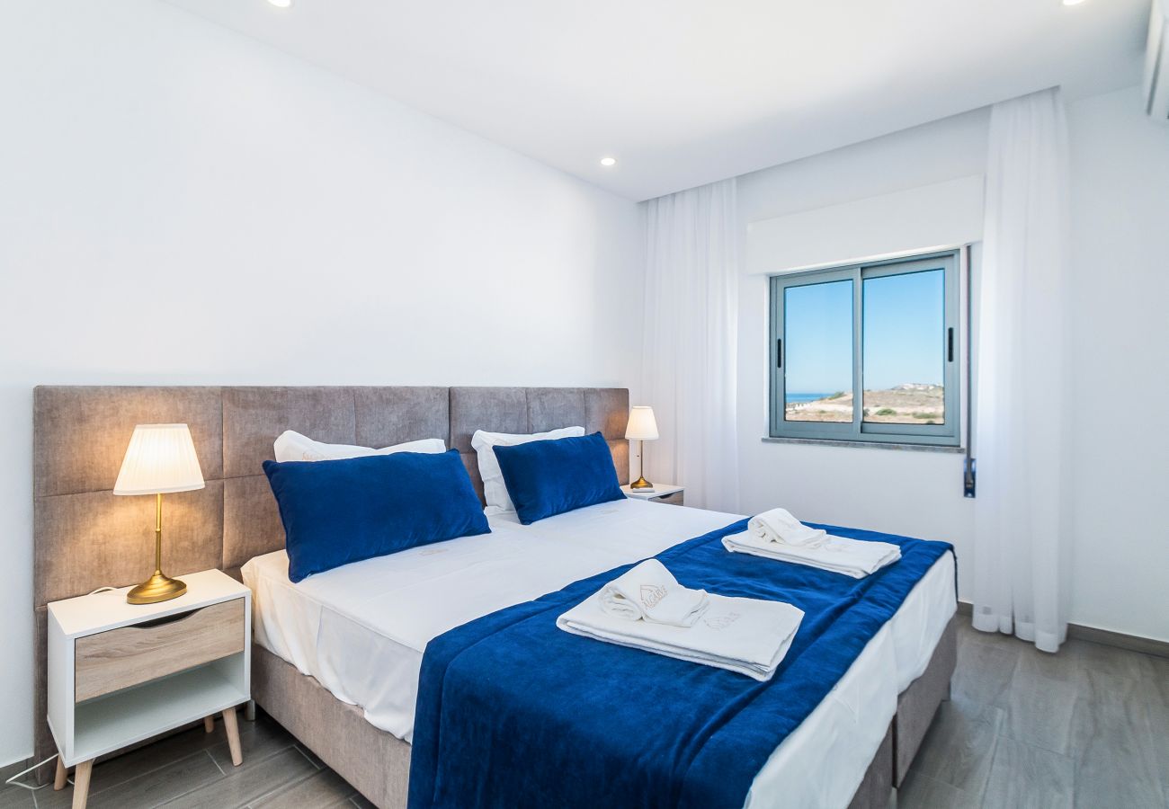 Apartamento em Luz - Praia da Luz: Sea View | Nomads | Wifi | Location