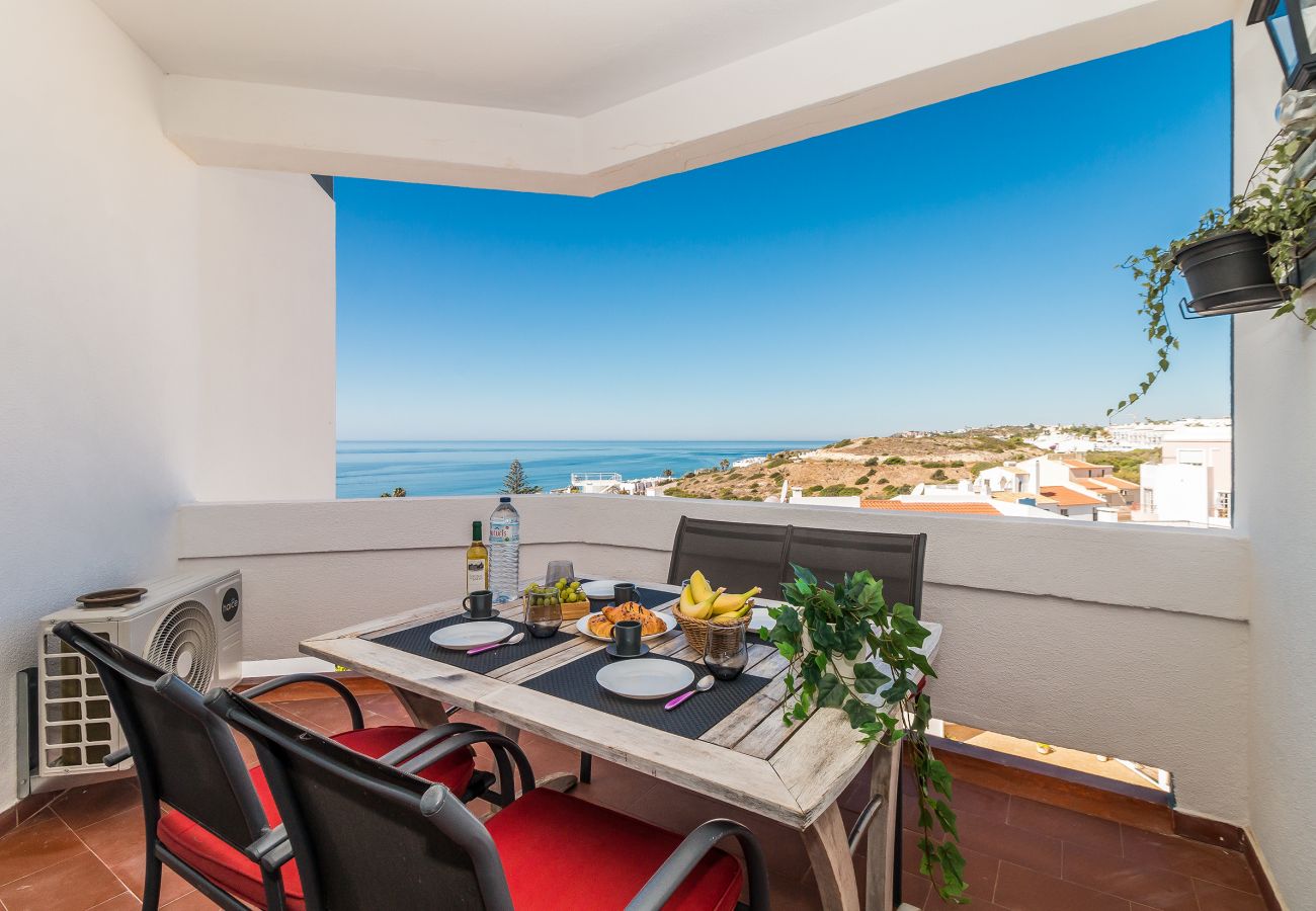Apartamento em Luz - Praia da Luz: Sea View | Nomads | Wifi | Location