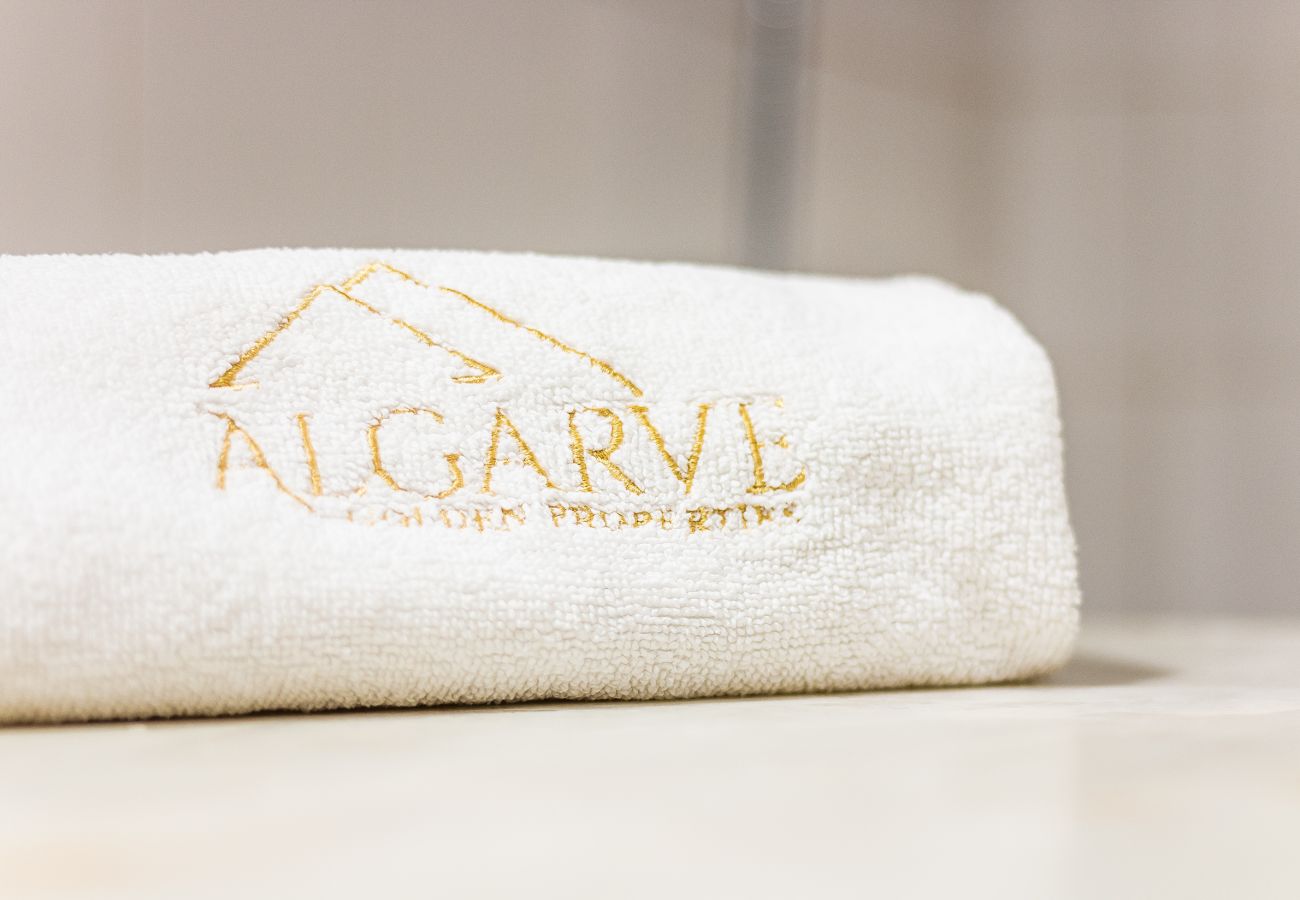 Apartamento em Carvoeiro - Casa Gene | Pool | Wifi | Terrace | Nomads
