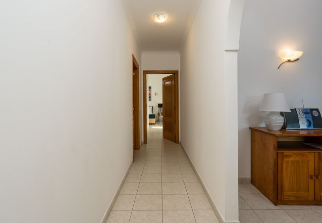 Apartamento em Lagos - Meia Praia Beach: Golf | Wifi | Pool | Perfect for nomads Apartamento em Lagos - Meia Praia Beach: Golf | Wifi | Pool | Perfect for nomads