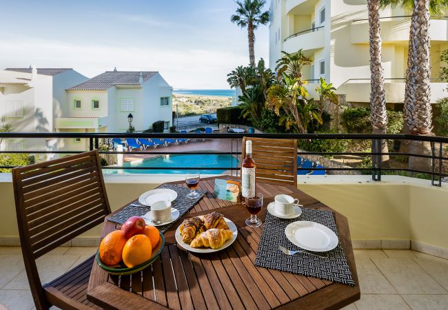 Apartamento em Lagos - Meia Praia Beach: Golf | Wifi | Pool | Perfect for nomads Apartamento em Lagos - Meia Praia Beach: Golf | Wifi | Pool | Perfect for nomads