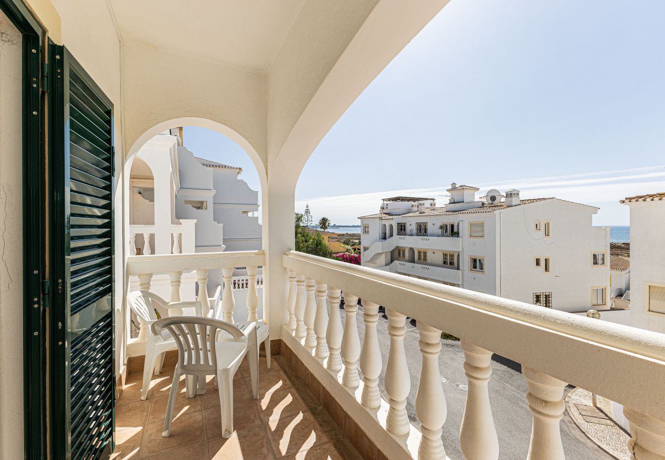 Casa geminada em Lagos - Casa 1 | Balcony | AC | WIFI | Near the Beach