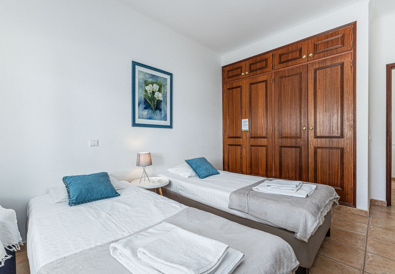 Casa geminada em Lagos - Casa 1 | Balcony | AC | WIFI | Near the Beach