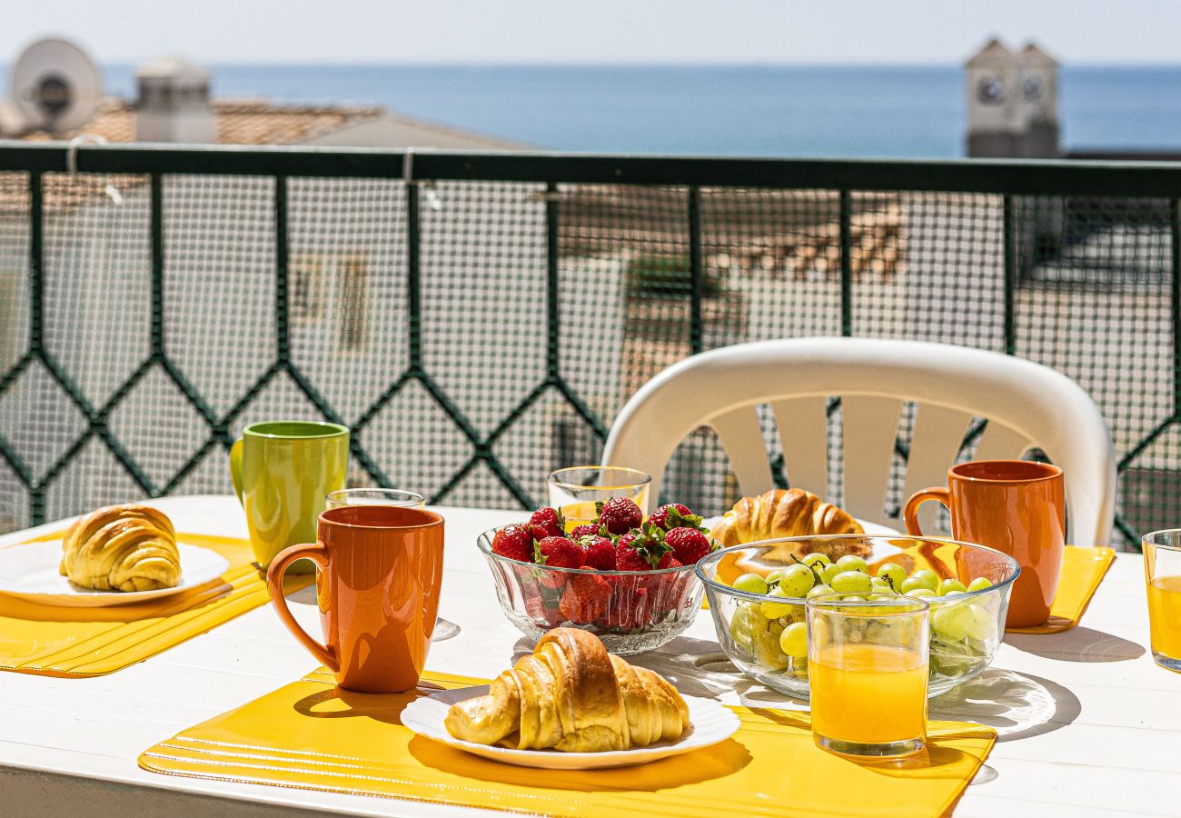 Casa geminada em Lagos - Casa 1 | Balcony | AC | WIFI | Near the Beach