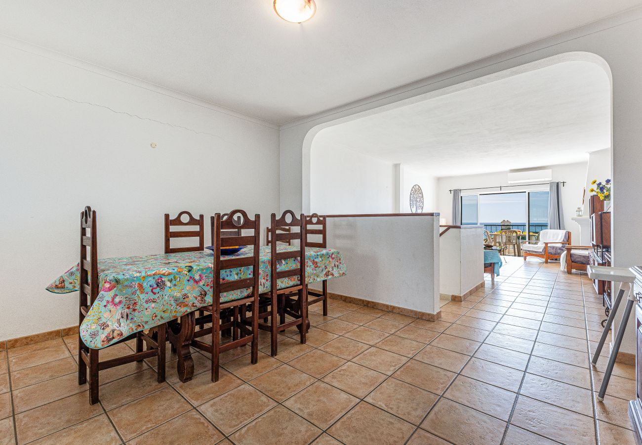 Casa geminada em Lagos - Casa 1 | Balcony | AC | WIFI | Near the Beach