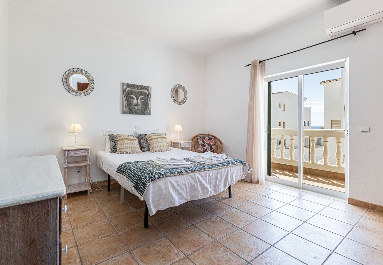 Casa geminada em Lagos - Casa 1 | Balcony | AC | WIFI | Near the Beach