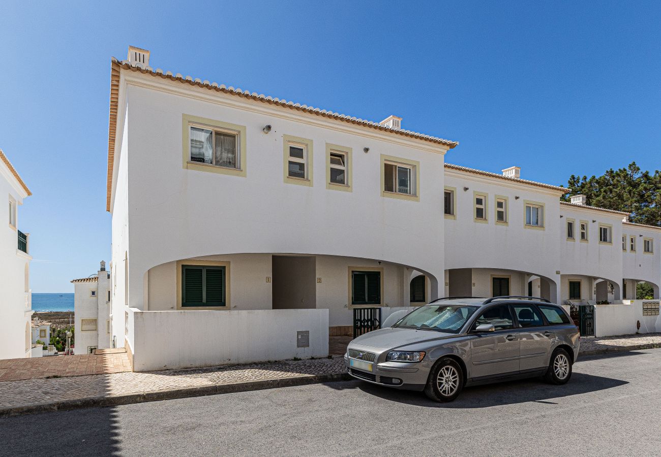 Casa geminada em Lagos - Casa 1 | Balcony | AC | WIFI | Near the Beach