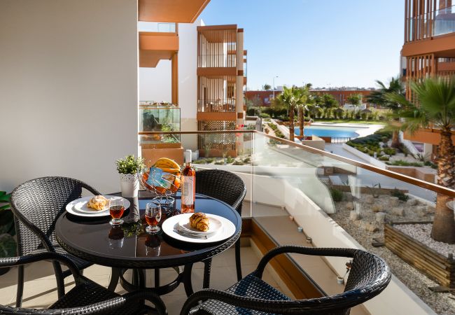 Apartamento em Portimão -   Praia da Rocha: Pool | Digital Nomads | Fast Wifi Apartamento em Portimão -   Praia da Rocha: Pool | Digital Nomads | Fast Wifi