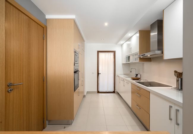 Apartamento em Portimão -   Praia da Rocha: Pool | Digital Nomads | Fast Wifi Apartamento em Portimão -   Praia da Rocha: Pool | Digital Nomads | Fast Wifi