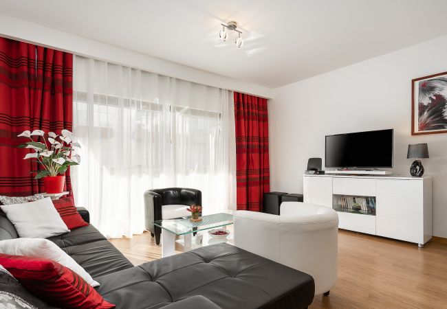 Apartamento em Portimão -   Praia da Rocha: Pool | Digital Nomads | Fast Wifi Apartamento em Portimão -   Praia da Rocha: Pool | Digital Nomads | Fast Wifi