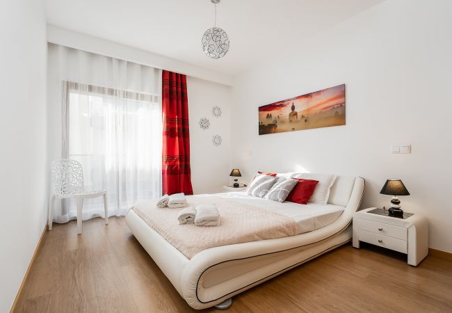 Apartamento em Portimão -   Praia da Rocha: Pool | Digital Nomads | Fast Wifi Apartamento em Portimão -   Praia da Rocha: Pool | Digital Nomads | Fast Wifi