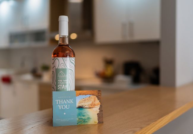 Apartamento em Portimão -   Praia da Rocha: Pool | Digital Nomads | Fast Wifi Apartamento em Portimão -   Praia da Rocha: Pool | Digital Nomads | Fast Wifi