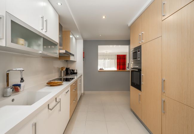 Apartamento em Portimão -   Praia da Rocha: Pool | Digital Nomads | Fast Wifi Apartamento em Portimão -   Praia da Rocha: Pool | Digital Nomads | Fast Wifi