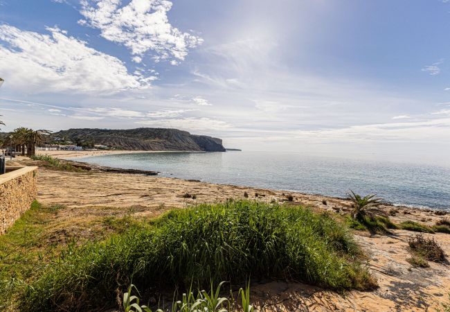 Apartamento em Luz - Coral Sea View: Praia da Luz | Prime Location | Perfect for Nomads