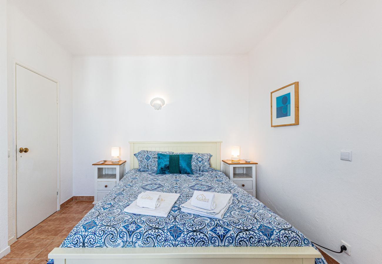 Apartamento em Luz - Coral Sea View: Praia da Luz | Prime Location | Perfect for Nomads