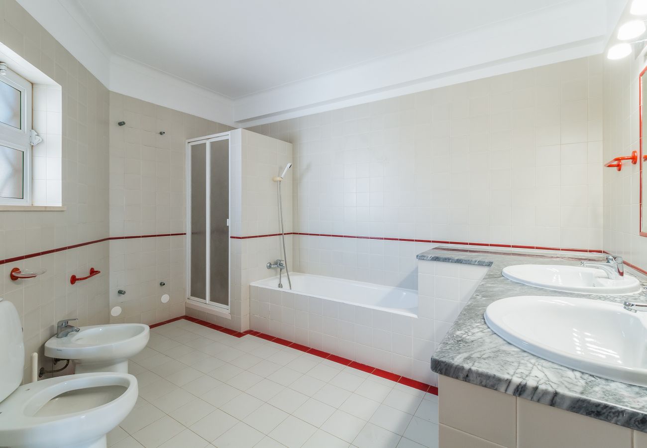 Quarto em Lagos -  AGP - Dona Ana | Private bathroom | Reliable WiFi