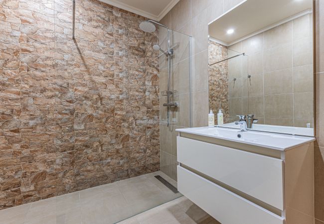 Apartamento em Lagos - Porto de Mos Beach: Pool | Gym | PetFriendly  Apartamento em Lagos - Porto de Mos Beach: Pool | Gym | PetFriendly