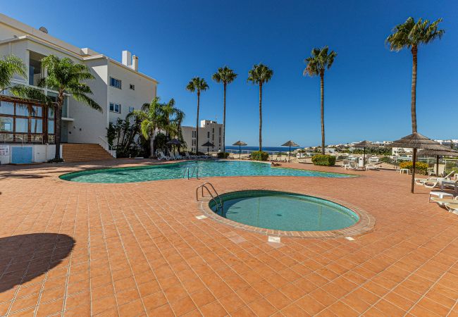 Apartamento em Lagos - Porto de Mos Beach: Pool | Gym | PetFriendly  Apartamento em Lagos - Porto de Mos Beach: Pool | Gym | PetFriendly