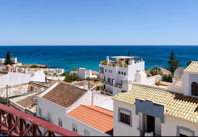 Apartamento em Luz - Top Floor Ocean View Apartment – Praia da Luz | Prime Location | Perfect for Nomads