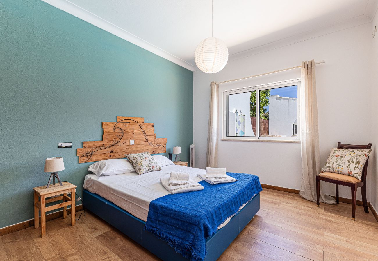 Quarto em Lagos - Chilling Guesthouse: Room 3 | Private Bathroom | Digital Nomads | Location