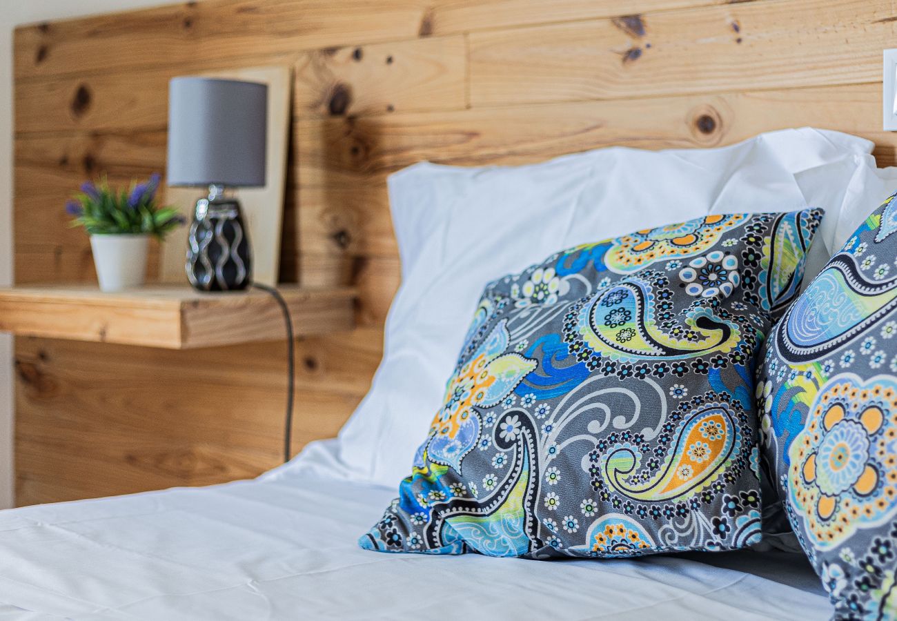 Quarto em Lagos - Chilling Guesthouse: Room 5 | AC | Pool | Location | Wifi
