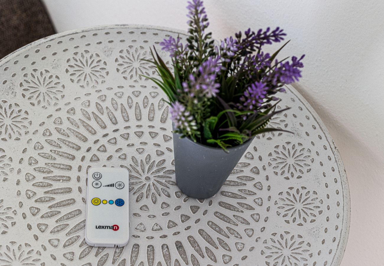 Estúdio em Lagos - Chilling Guesthouse: Studio | Pool | Location | Reliable Wifi