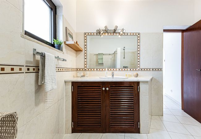 Casa em Porches - Casa do Vale: PET Friendly | Family, Pool & Beach Casa em Porches - Casa do Vale: PET Friendly | Family, Pool & Beach