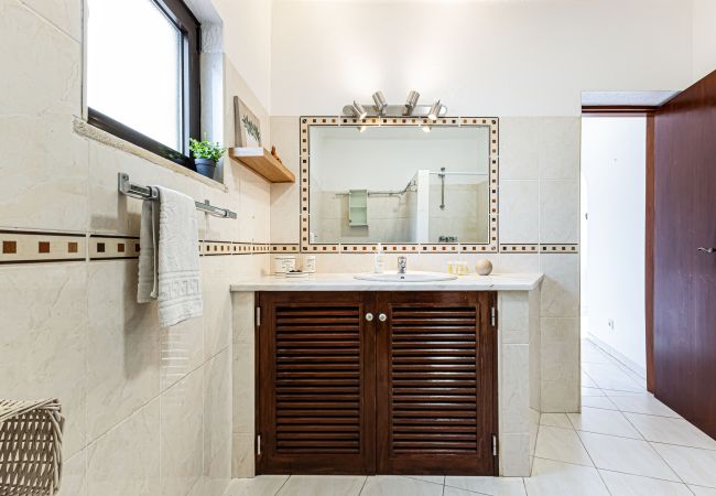 Casa em Porches - Casa do Vale: PET Friendly | Family, Pool & Beach Casa em Porches - Casa do Vale: PET Friendly | Family, Pool & Beach