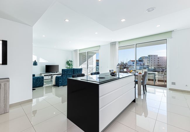 Apartamento em Lagos - Edifício Adega: Near the Marina, City Center | Pool and Gym Apartamento em Lagos - Edifício Adega: Near the Marina, City Center | Pool and Gym