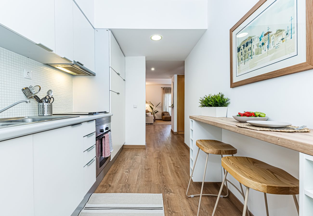 Apartamento em Lagos - Marina Garden View – Work & Relax by the Sea, Marina & Old Town