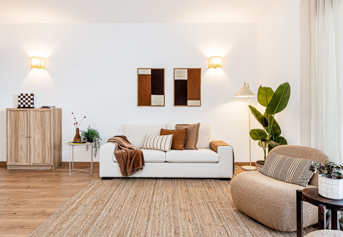 Apartamento em Lagos - Marina Garden View – Work & Relax by the Sea, Marina & Old Town